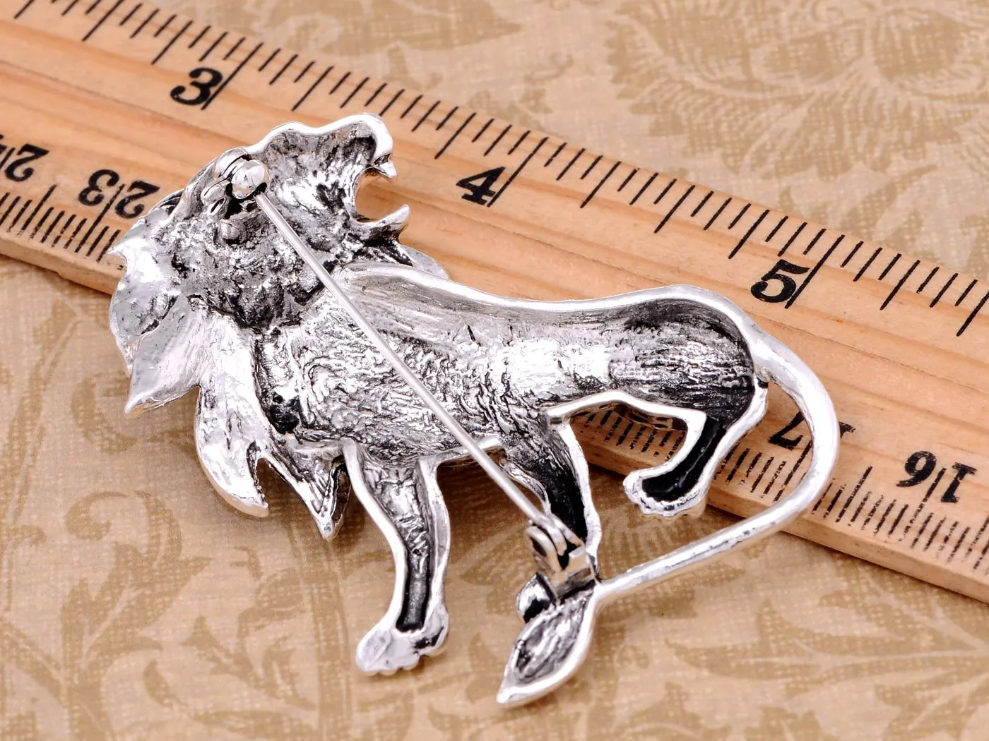 Alilang Silvery Tone Etched Grey Leaf Jungle Lion King Mane Brooch Pin