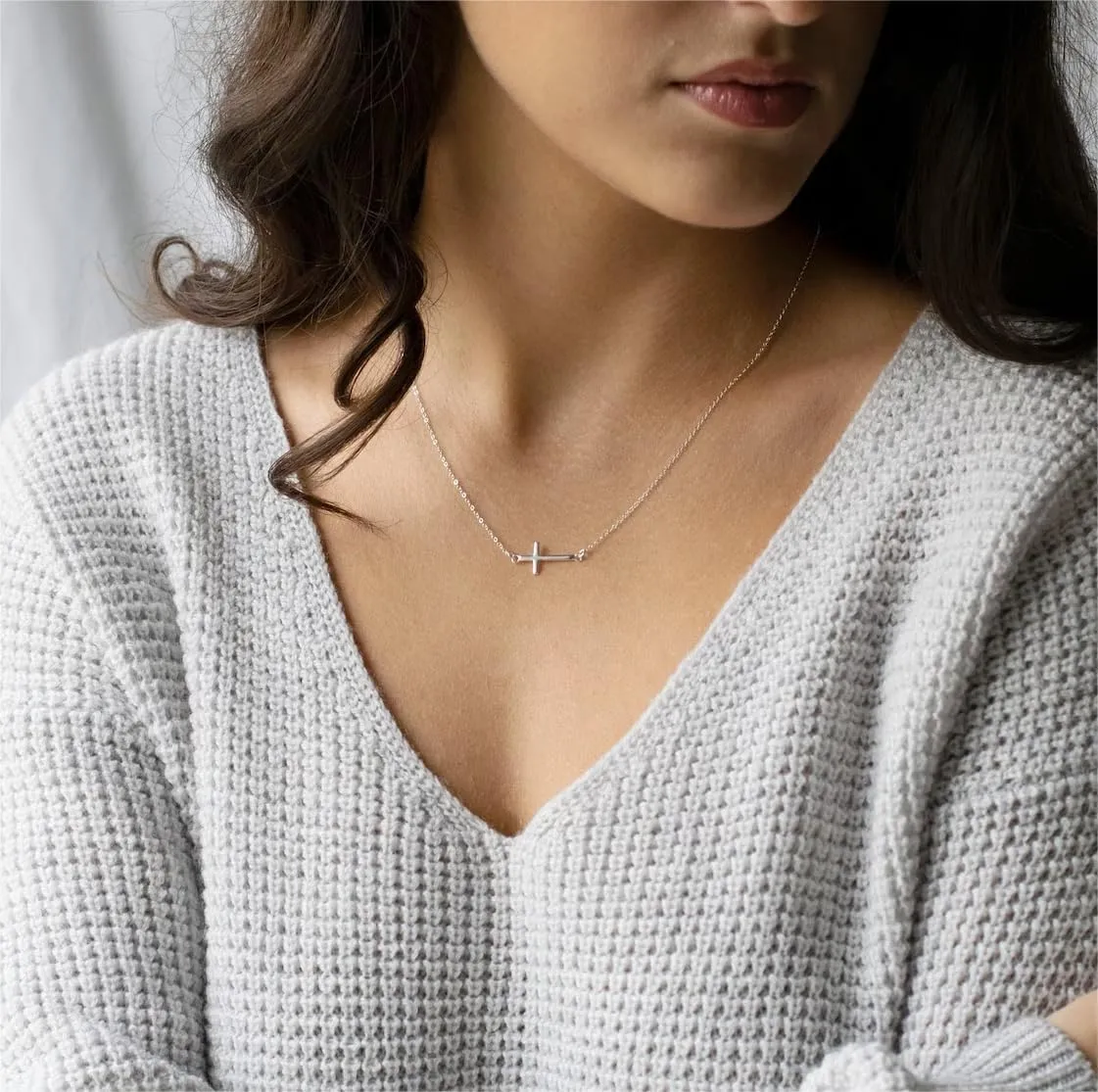 ASCOMY Cross Necklace for Women 14K Gold & Silver Plated Cross Pendant Necklace Trendy Cross Pendant Chain Necklace Minimalist Daily Decoration Jewellery For Women Dainty Religious Gift