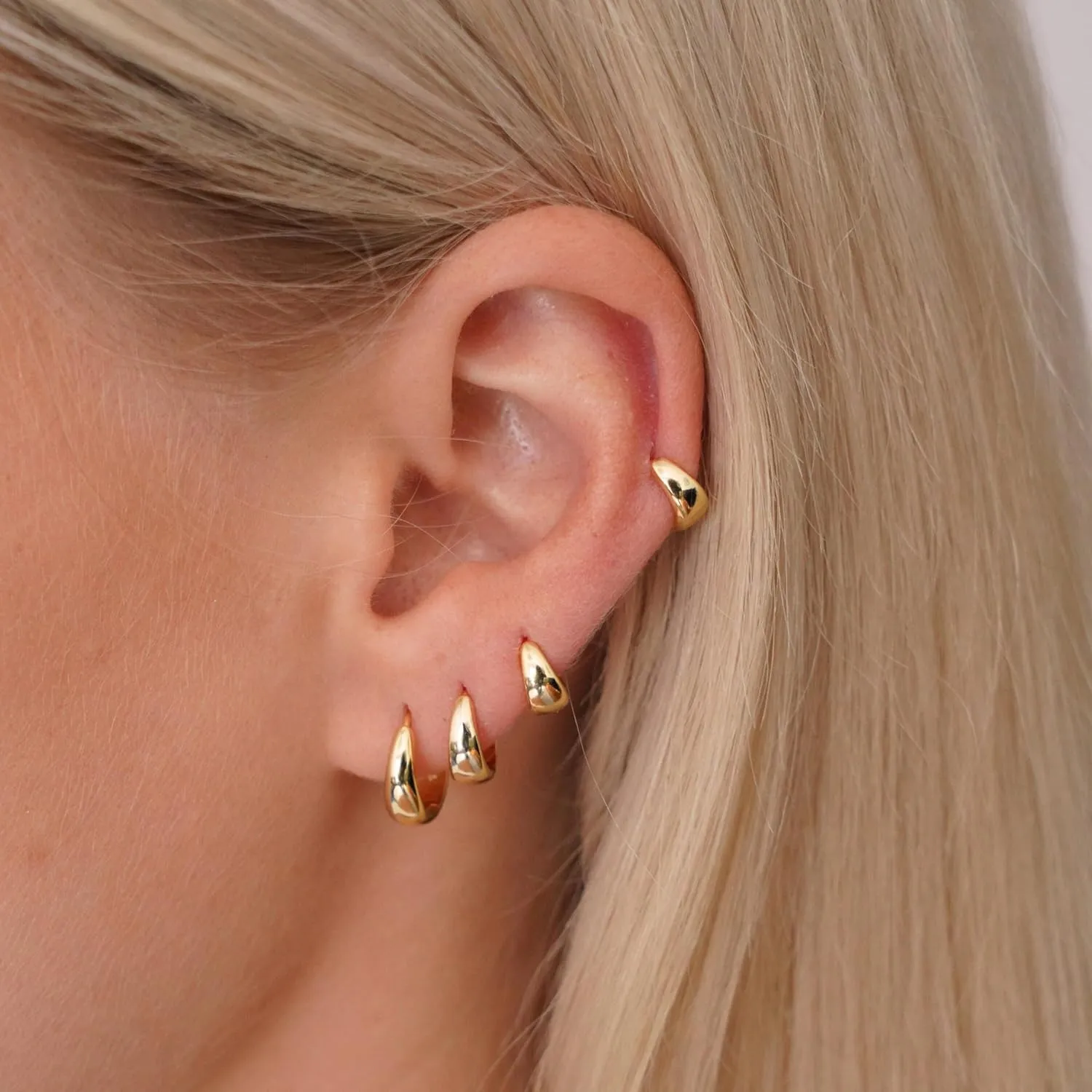 CHESKY 4 Pairs Small Gold Huggie Hoop Earrings for Women - Chunky 14K Gold Plated/Silver Lightweight Hypoallergenic Earring Stacks Cartilage Hoop Earrings Set for Multiple Piercing Trendy Jewelry