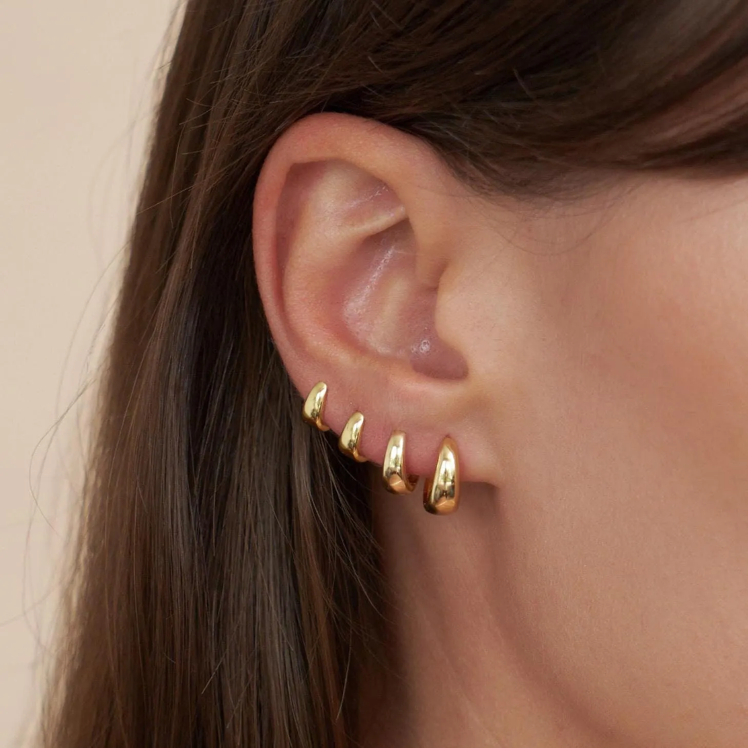 CHESKY 4 Pairs Small Gold Huggie Hoop Earrings for Women - Chunky 14K Gold Plated/Silver Lightweight Hypoallergenic Earring Stacks Cartilage Hoop Earrings Set for Multiple Piercing Trendy Jewelry
