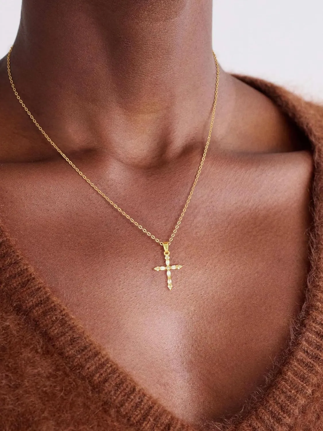 Cross Necklace for Women 14K Gold/Silver Plated Dainty Small Cross Pendant Choker Simple Trendy Cute Cross Charm Chain Necklace Religious Faith Jewelry Gift