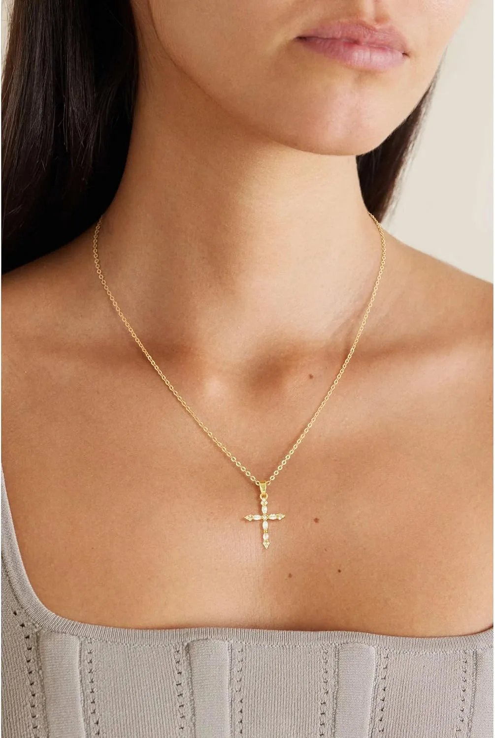 Cross Necklace for Women 14K Gold/Silver Plated Dainty Small Cross Pendant Choker Simple Trendy Cute Cross Charm Chain Necklace Religious Faith Jewelry Gift