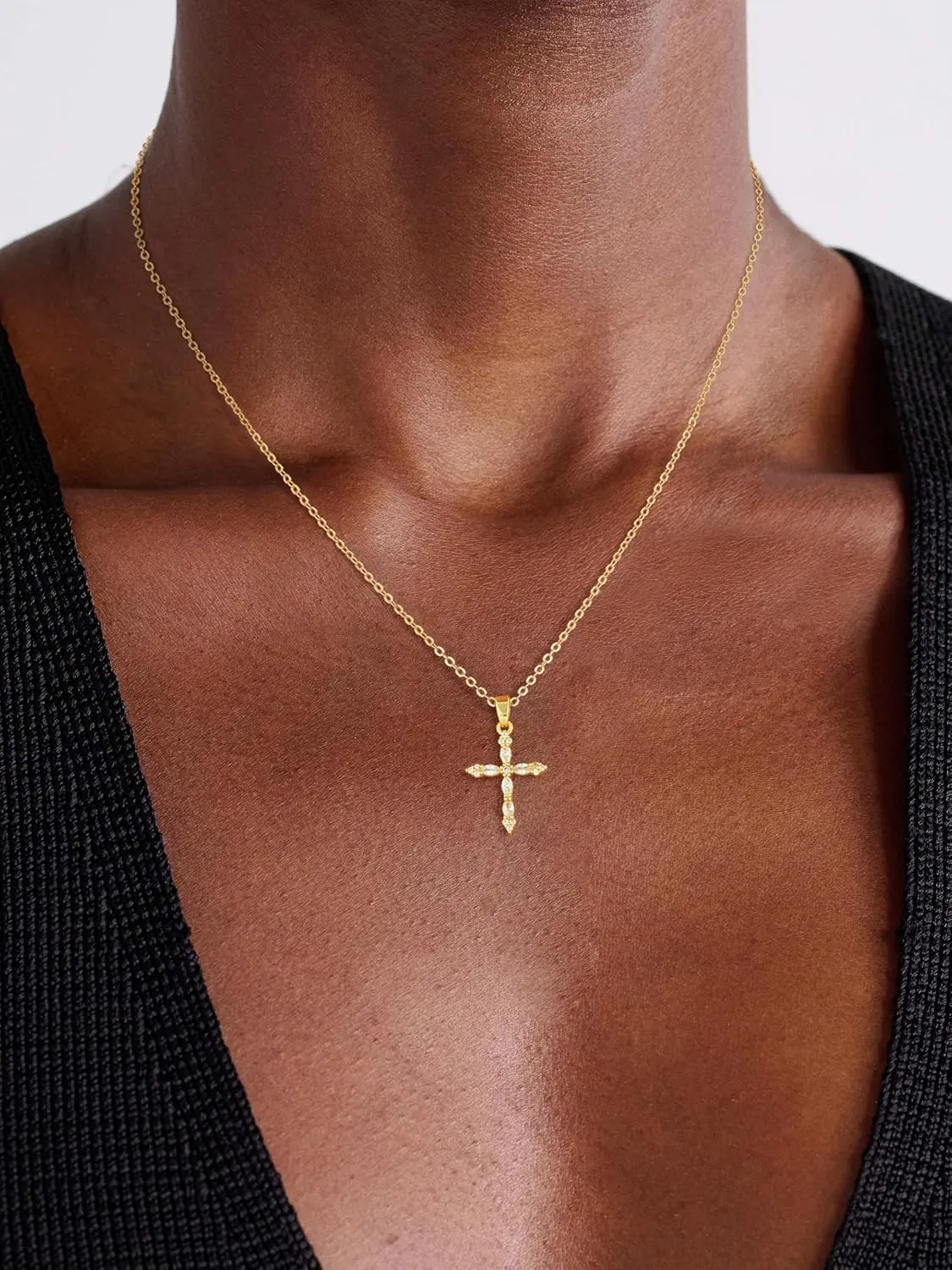 Cross Necklace for Women 14K Gold/Silver Plated Dainty Small Cross Pendant Choker Simple Trendy Cute Cross Charm Chain Necklace Religious Faith Jewelry Gift