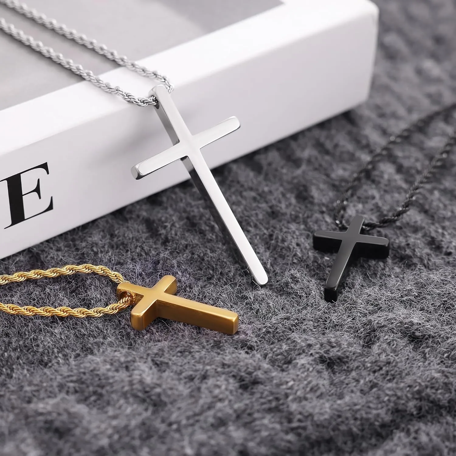 Fiusem Cross Necklace for Men, Mens Cross Necklaces with 2.5mm Rope Chain, Stainless Steel Pendant Chain 16-28 Inch, Jewelry Gift