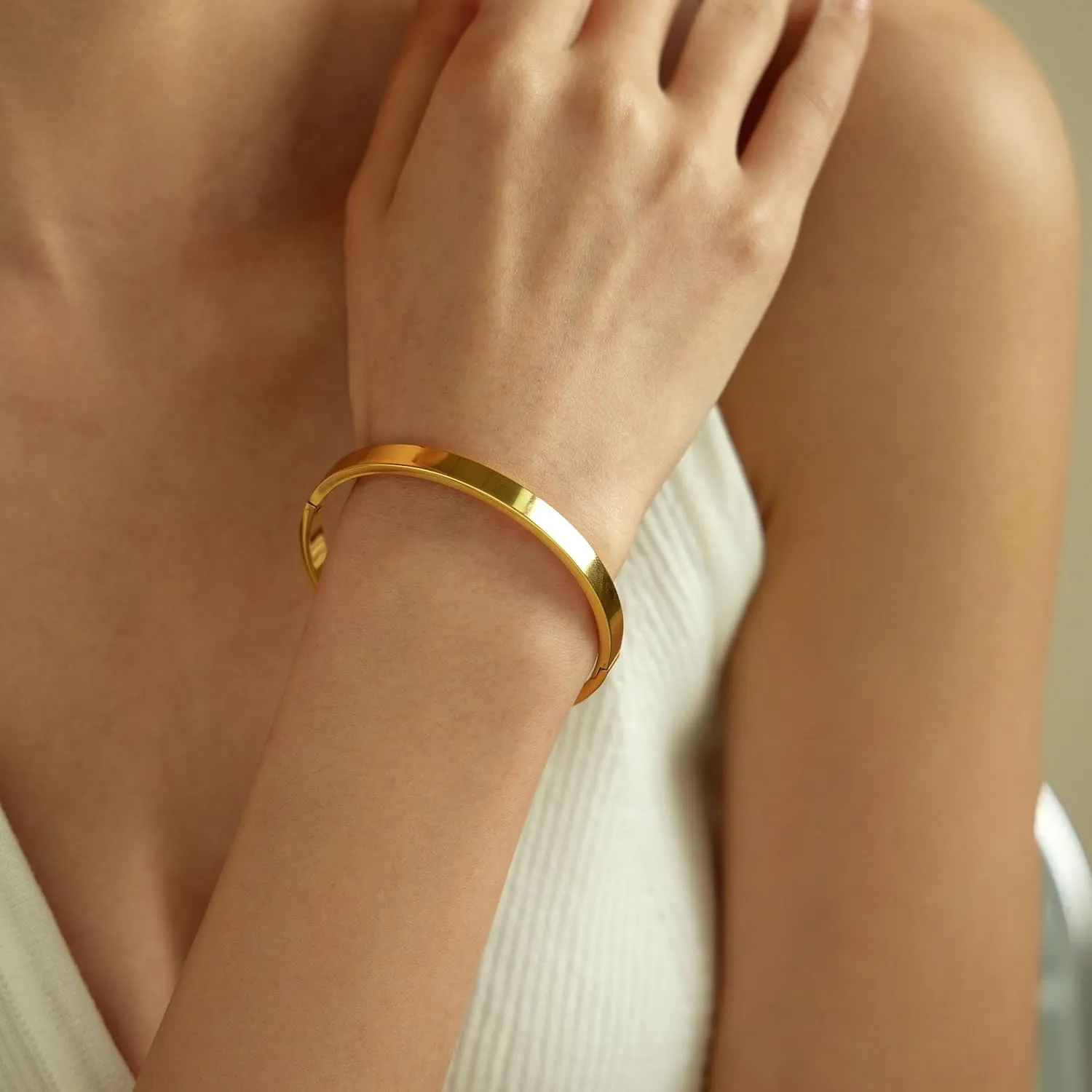 Gold Bracelets for Women, 18K Gold Plated Cubic Zirconia Bangle Bracelets Stainless Steel Eternity Crystal Oval Bracelet Cuff Bracelets for Women Jewelry