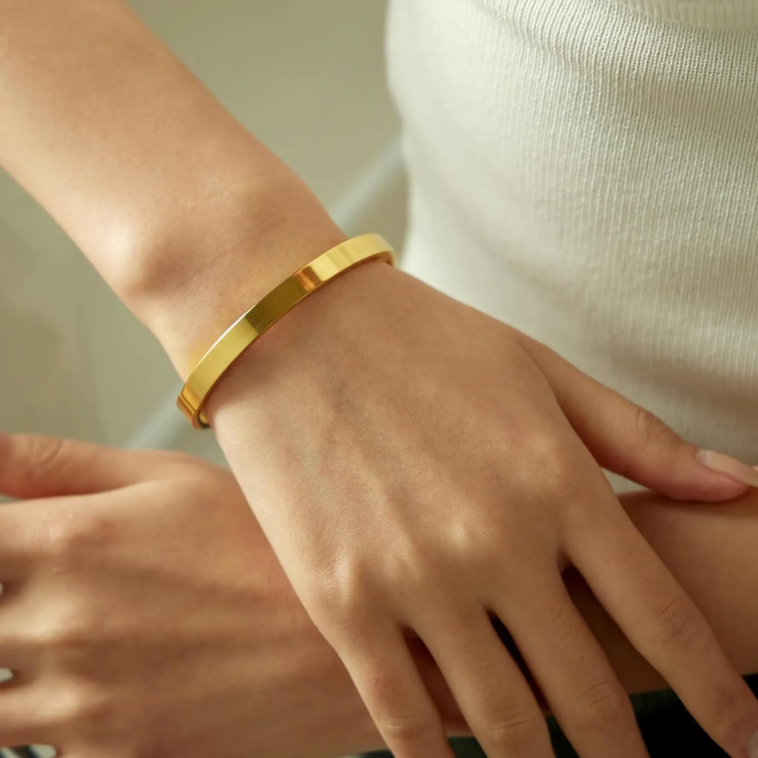 Gold Bracelets for Women, 18K Gold Plated Cubic Zirconia Bangle Bracelets Stainless Steel Eternity Crystal Oval Bracelet Cuff Bracelets for Women Jewelry