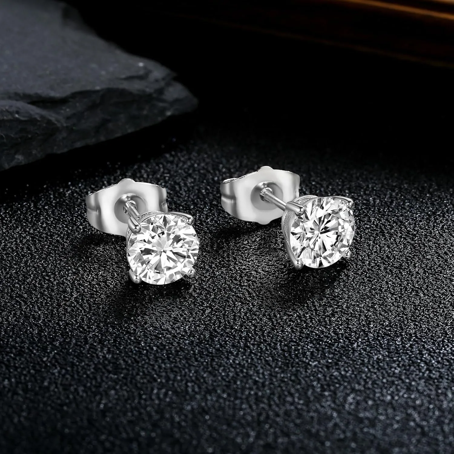 MDFUN 5 Pairs Stud Earrings Sets 3-7MM 18K Gold Plated Round/Cushion/Asscher/Emerald Cut Cubic Zirconia Earring Hypoallergenic Stud Earrings for Women Men