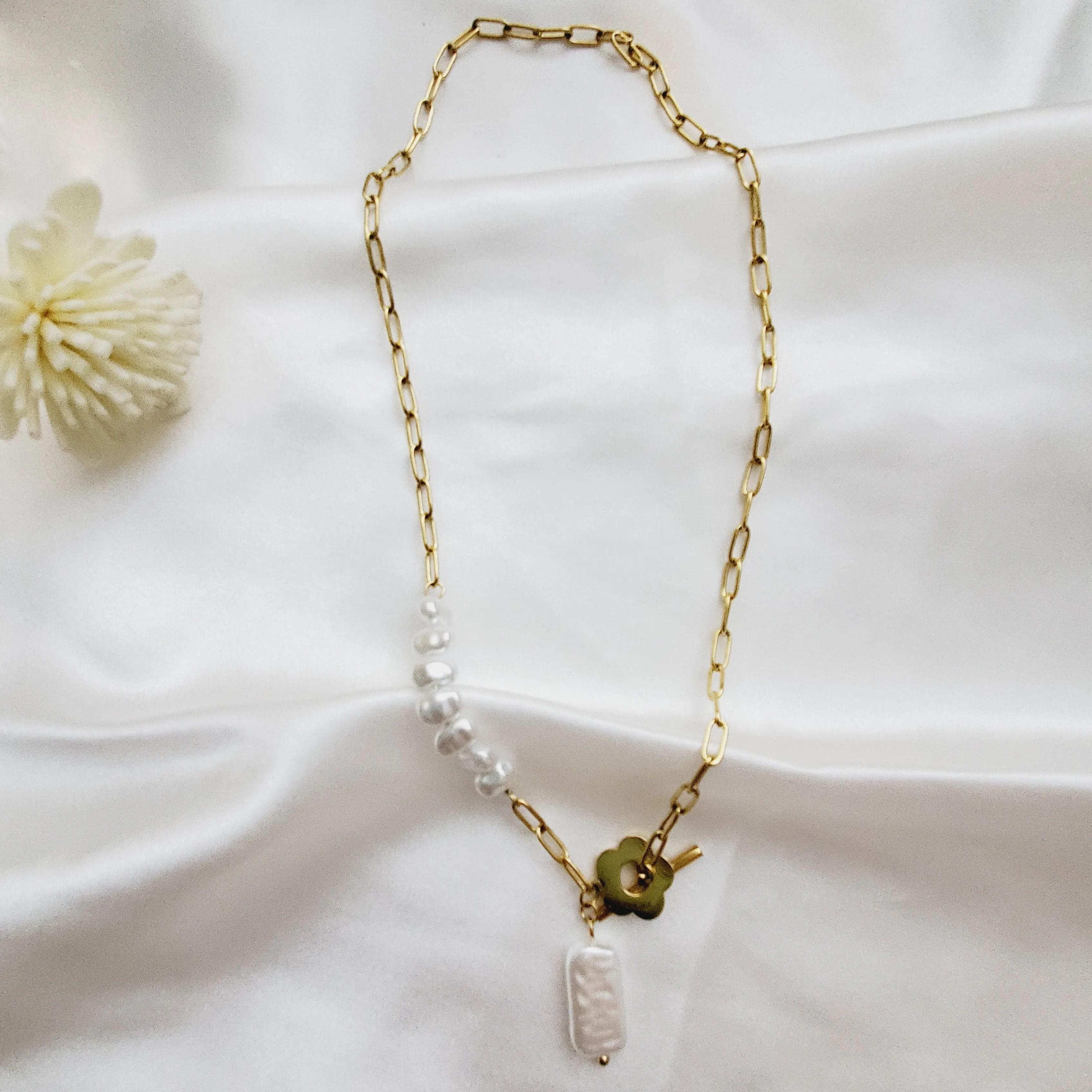 Pearl Flower Necklace