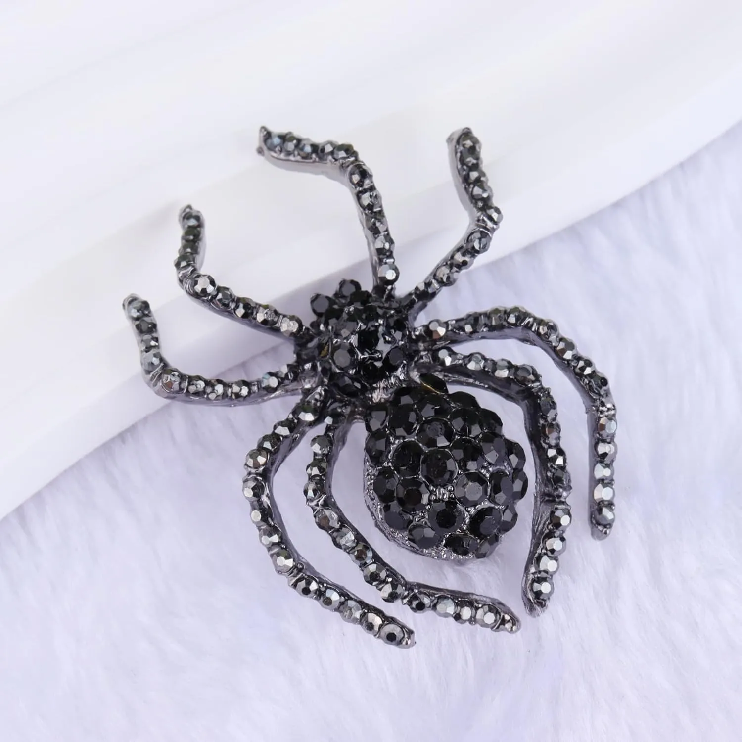 Rhinestone Spider Brooch for Women Men Gold Plated Fashion Crystal Vintage Brooch Green Black Large Insect Animal Lapel Pin Creative Dress Accessories Theme Party Jewelry Gift Father's Day Halloween