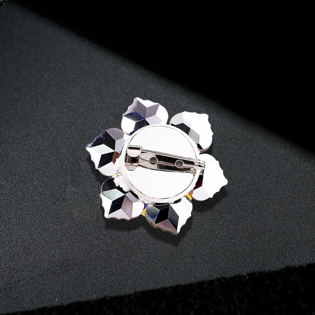 Rhinestone Sunflower Brooch Pin for Women Red Black Purple Large Flower Brooch Snowflake Brooch Marquise Wreath Brooches Jewelry