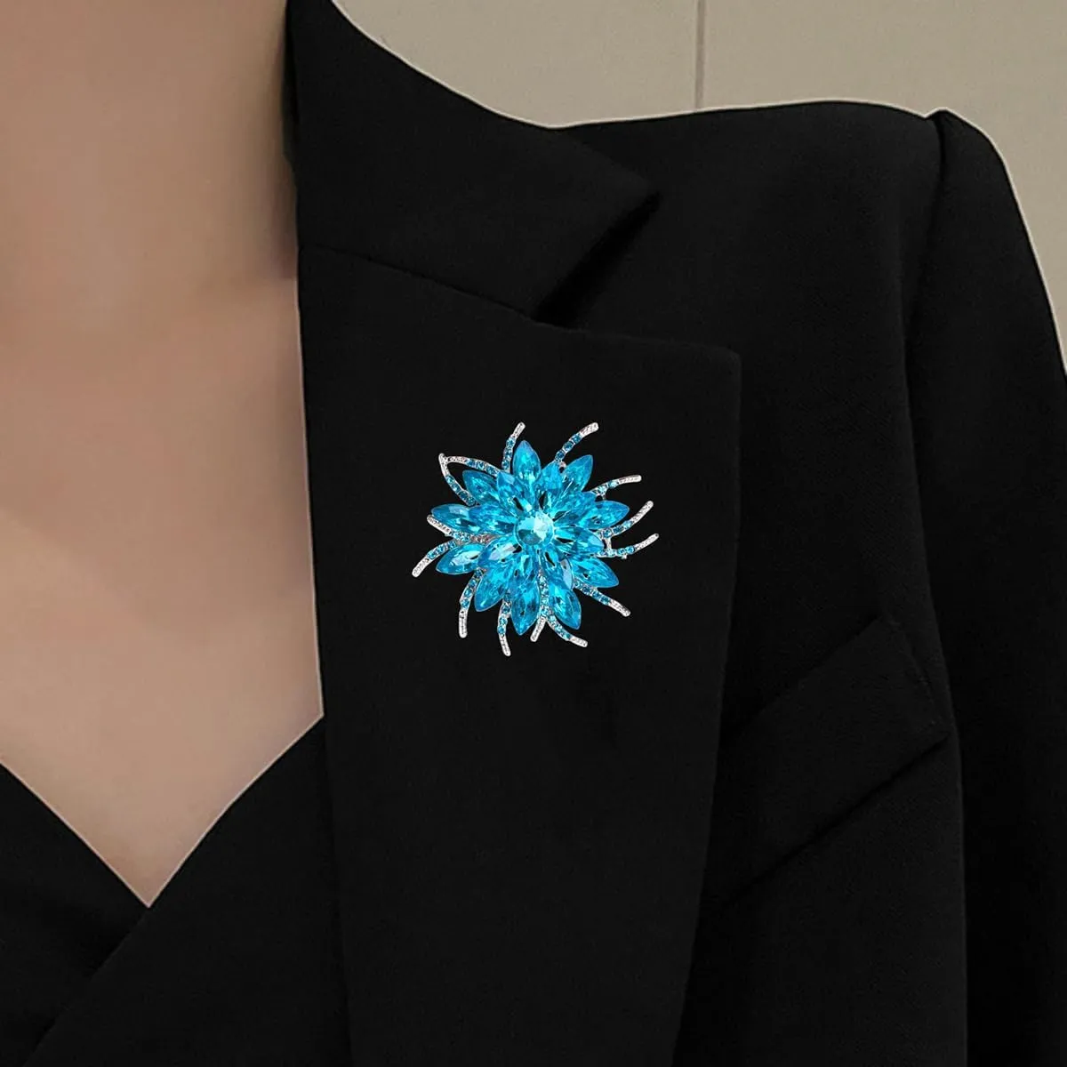 Rhinestone Sunflower Brooch Pin for Women Red Black Purple Large Flower Brooch Snowflake Brooch Marquise Wreath Brooches Jewelry