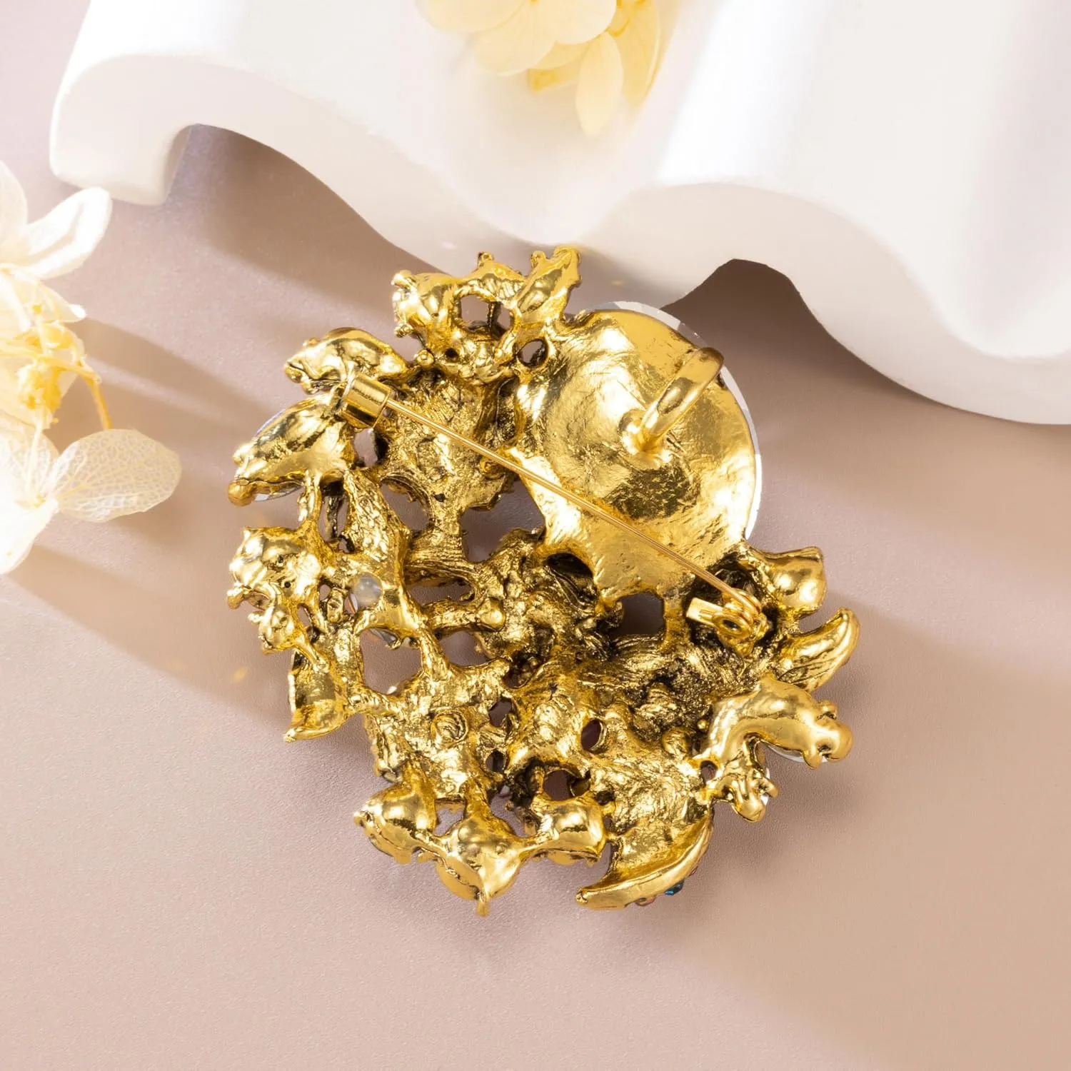 SELOVO Rhinestone Glitter Flower Brooch Pin Jewelry Scarf Accessory Vintage Gold Tone