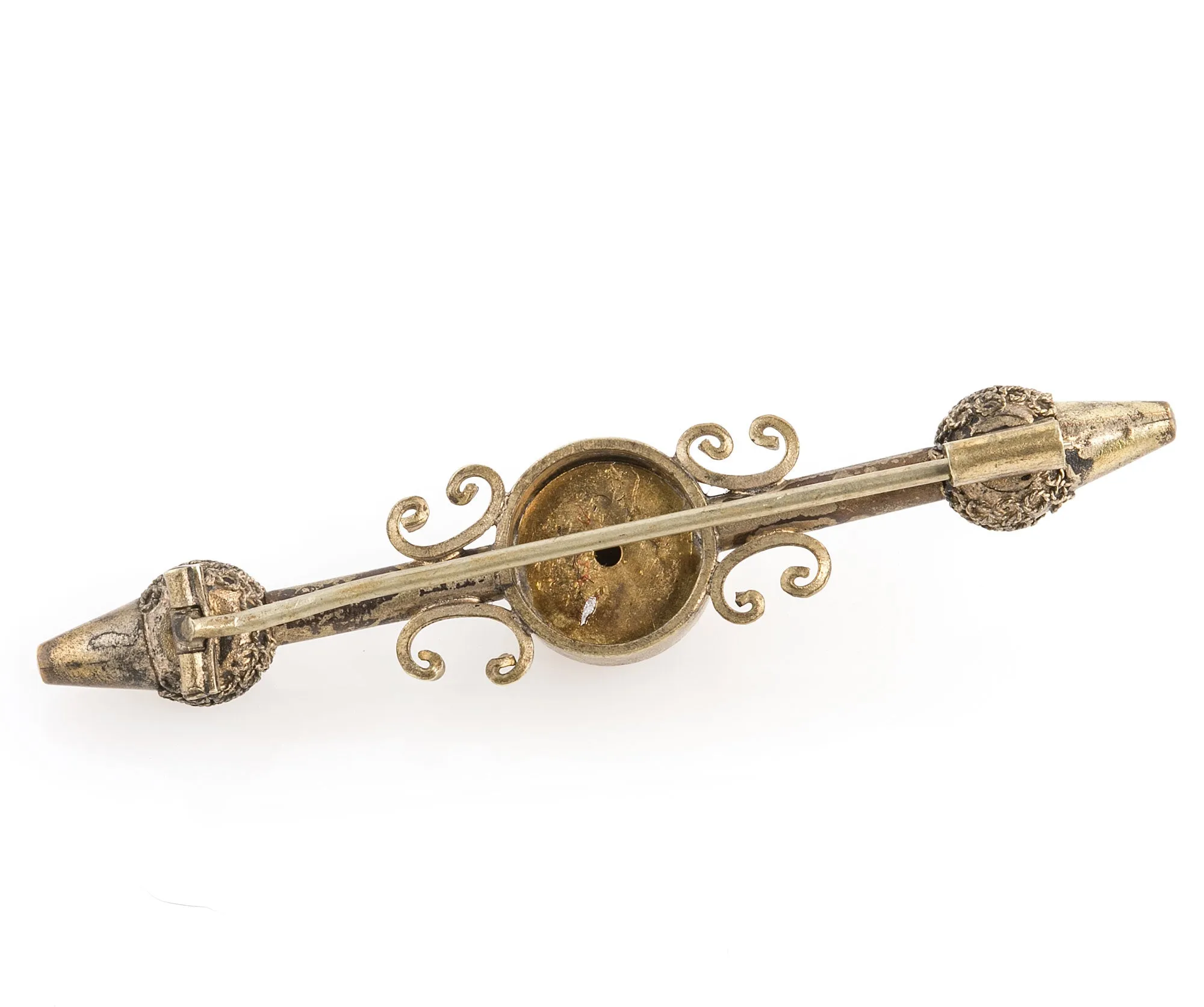 Victorian Aesthetic period gilt brass brooch. j-pnvc1067