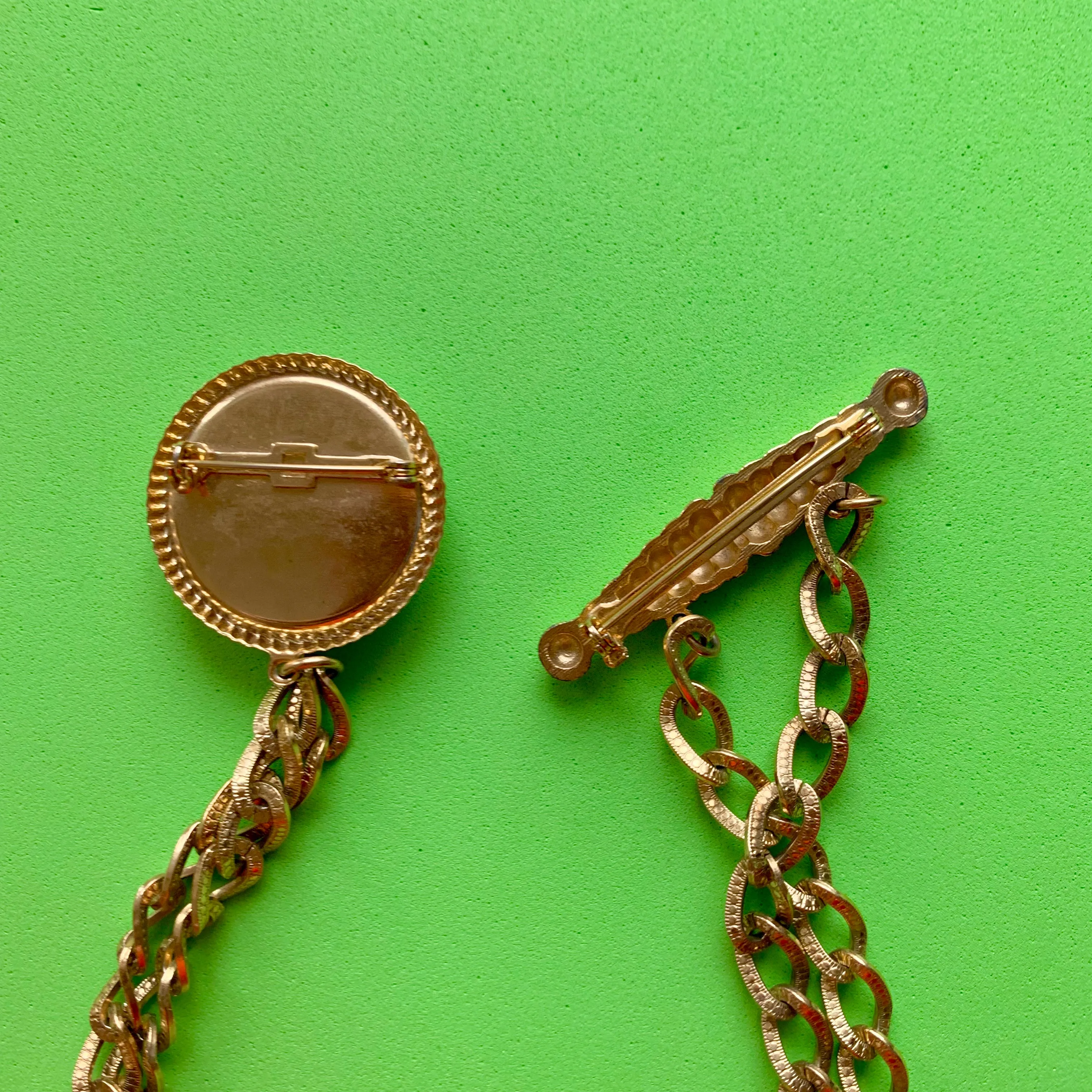 Vintage Faux Pearl Gold-Toned Chain Lapel Pin